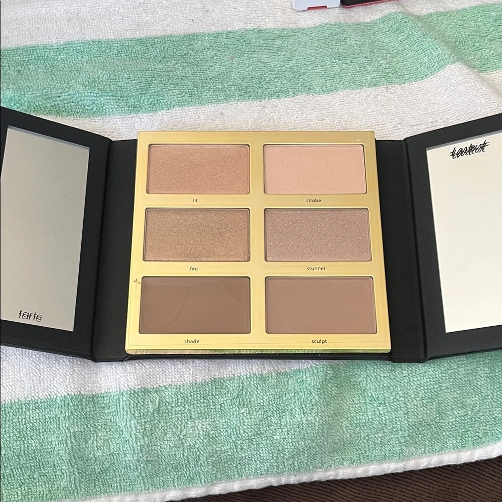 Tarte Tarteist Pro Glow Black and Gold Palette - Picture 2 of 2